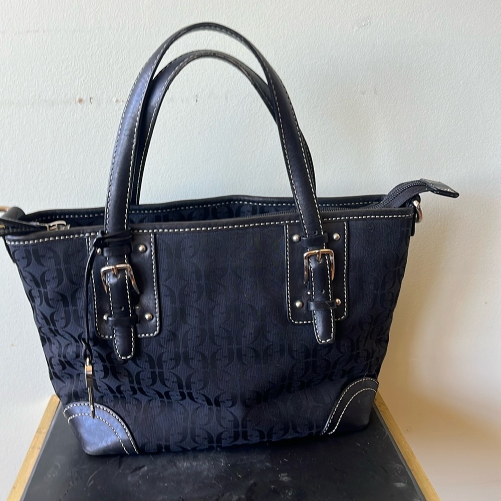 Women’s vintage fossil black leather and fabric small hand bag.